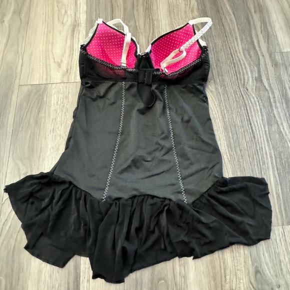 Lingerie slip with padded bra size small - Picture 3 of 4